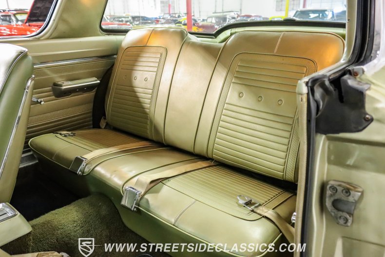 Unknown-Barracuda-1966-Citron-Gold-Metallic-Green-7