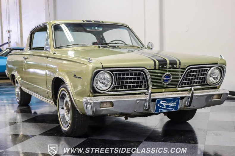 Unknown-Barracuda-1966-Citron-Gold-Metallic-Green-9