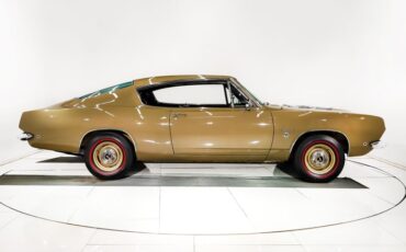 Unknown-Barracuda-1968-Ember-Gold-Black-16