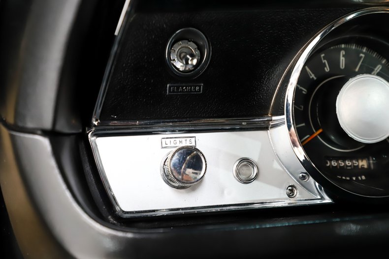 Unknown-Barracuda-1968-Ember-Gold-Black-22