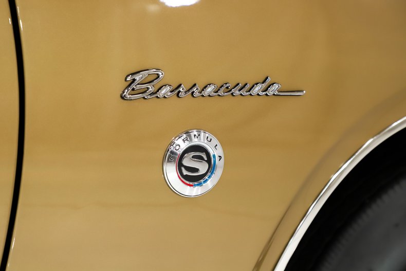 Unknown-Barracuda-1968-Ember-Gold-Black-23