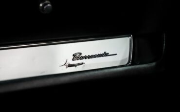 Unknown-Barracuda-1968-Ember-Gold-Black-31