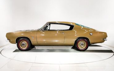 Unknown-Barracuda-1968-Ember-Gold-Black-34