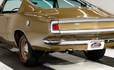 Unknown-Barracuda-1968-Ember-Gold-Black-38