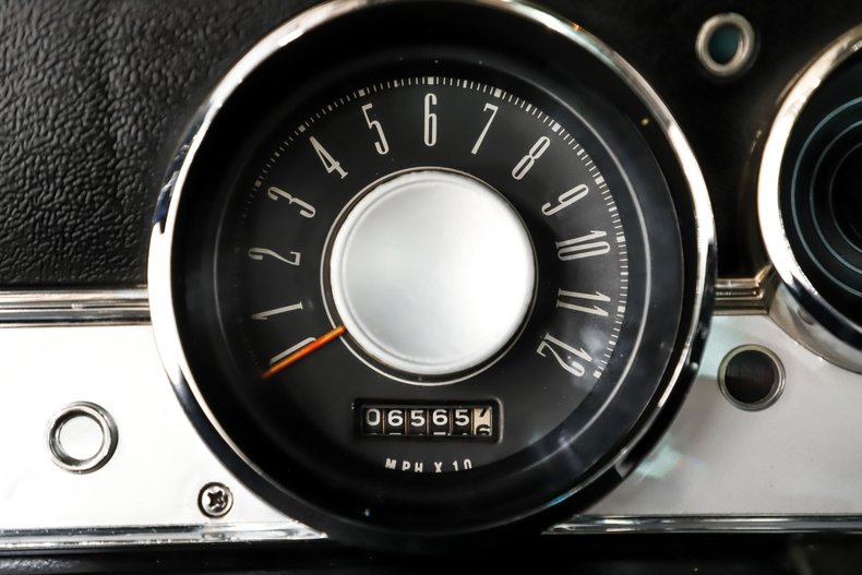 Unknown-Barracuda-1968-Ember-Gold-Black-4