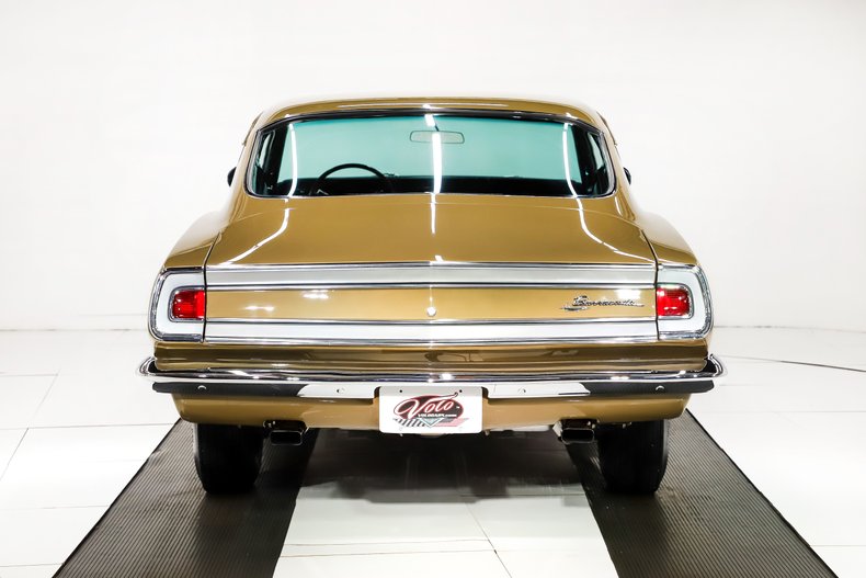 Unknown-Barracuda-1968-Ember-Gold-Black-42