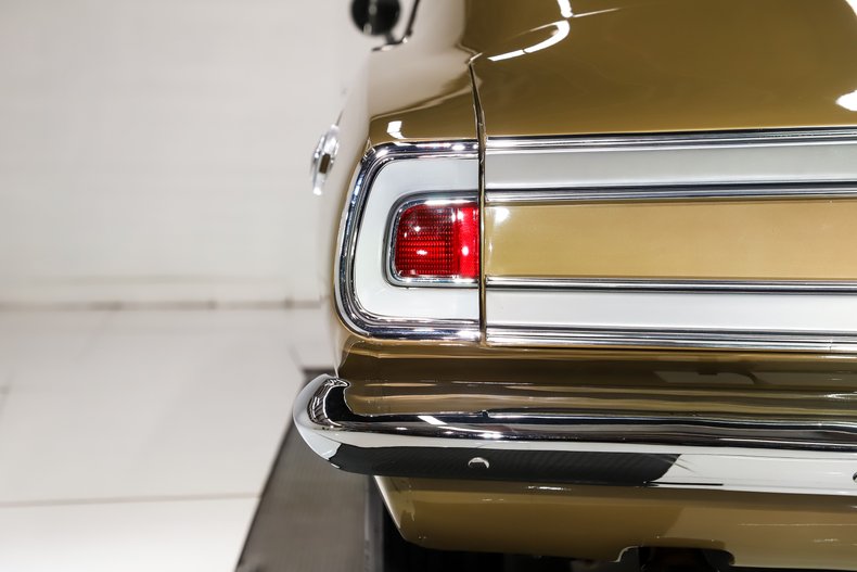 Unknown-Barracuda-1968-Ember-Gold-Black-43