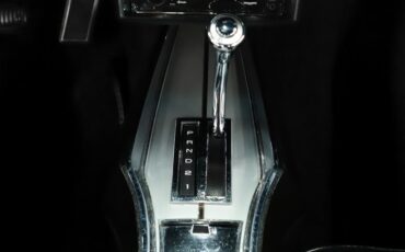 Unknown-Barracuda-1968-Ember-Gold-Black-5