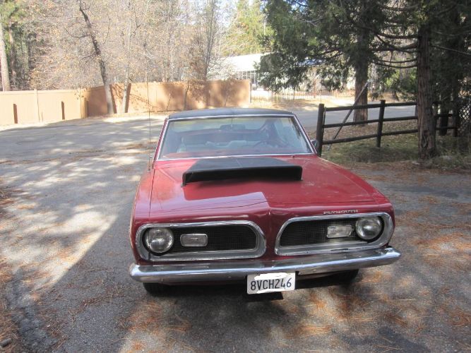 Unknown-Barracuda-1969-Red-White-5