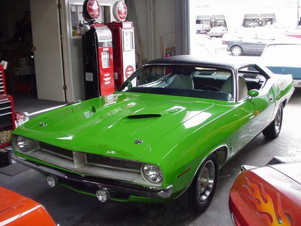 Unknown-Barracuda-1970-Green-White-2