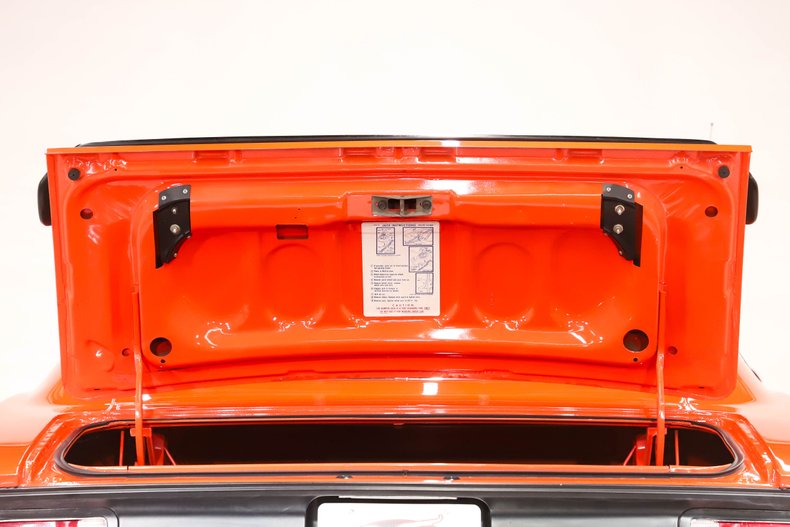 Unknown-Barracuda-1970-Hemi-Orange-Black-44