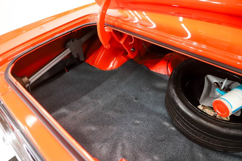 Unknown-Barracuda-1970-Hemi-Orange-Black-46