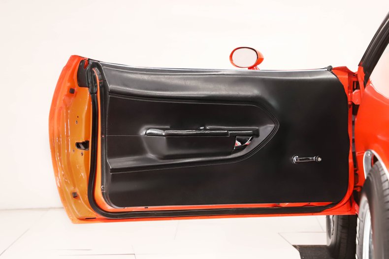 Unknown-Barracuda-1970-Hemi-Orange-Black-8