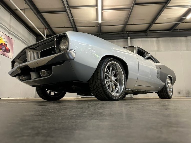 Unknown-Barracuda-1972-Silver-Black-2