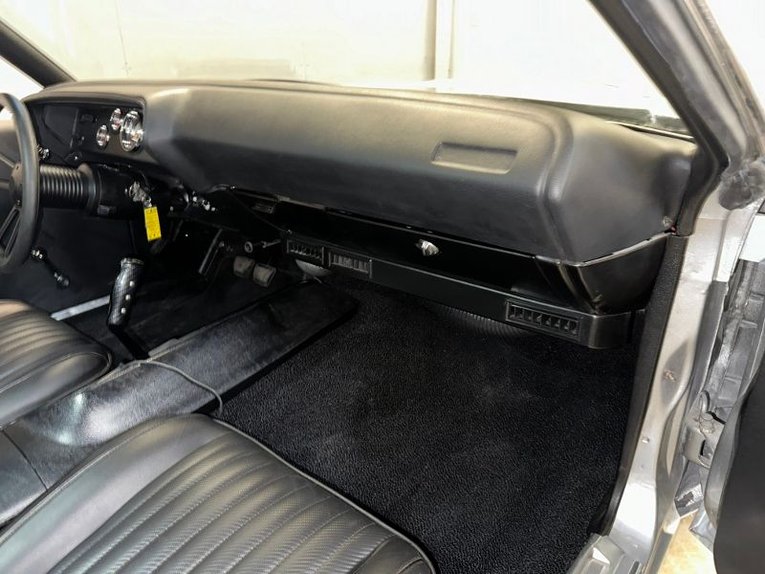 Unknown-Barracuda-1972-Silver-Black-30