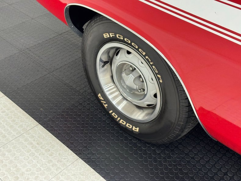 Unknown-Barracuda-1973-Rallye-Red-White-11