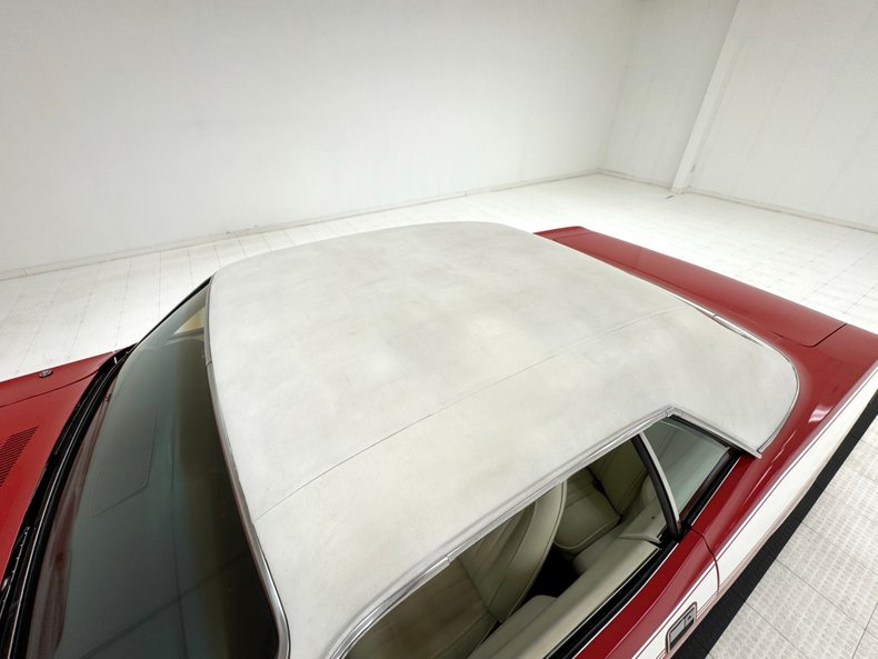 Unknown-Barracuda-1973-Rallye-Red-White-15