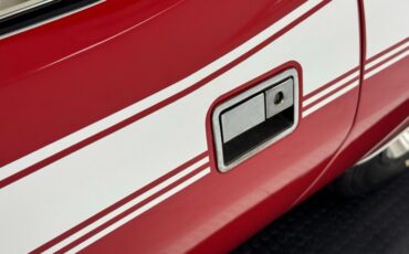 Unknown-Barracuda-1973-Rallye-Red-White-17