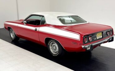 Unknown-Barracuda-1973-Rallye-Red-White-3