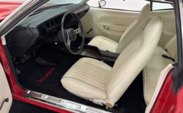 Unknown-Barracuda-1973-Rallye-Red-White-36