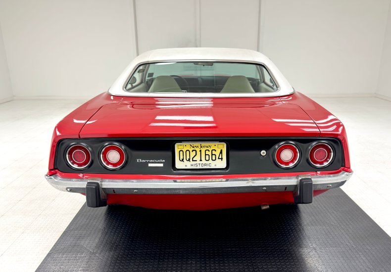 Unknown-Barracuda-1973-Rallye-Red-White-4
