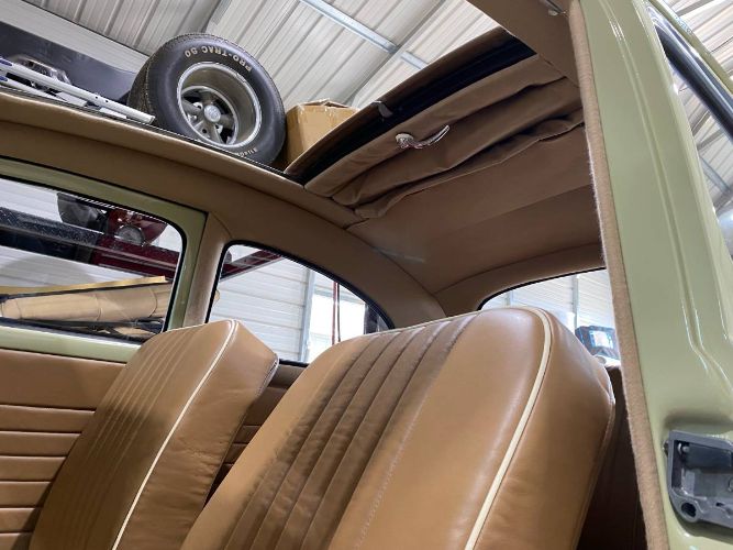 Unknown-Beetle-1959-Green-Leather-2