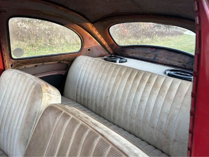 Unknown-Beetle-1963-Red-off-White-7