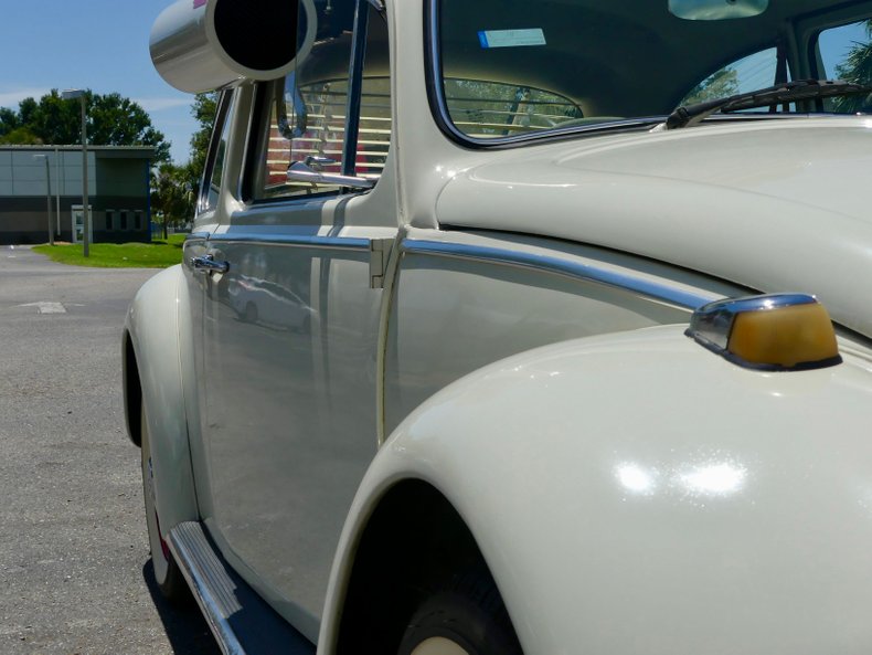 Unknown-Beetle-1966-Pearl-White-Pigalle-Red-35