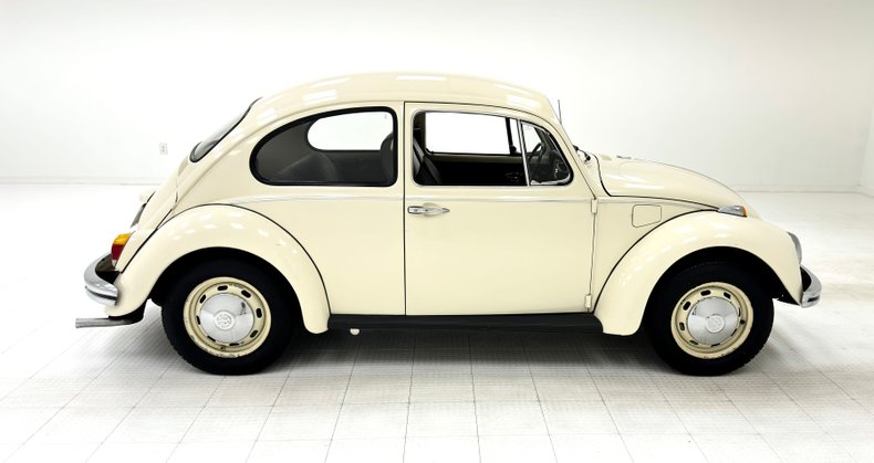 Unknown-Beetle-1968-Ivory-Black-12