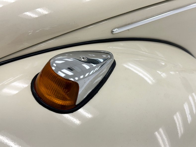 Unknown-Beetle-1968-Ivory-Black-17