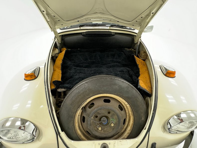 Unknown-Beetle-1968-Ivory-Black-30
