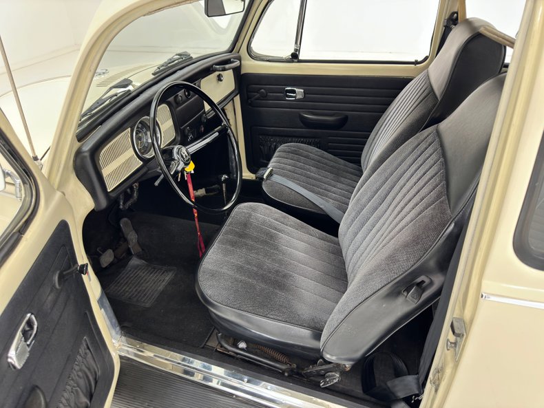 Unknown-Beetle-1968-Ivory-Black-37