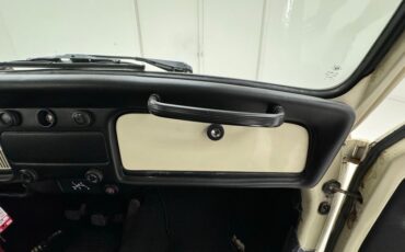 Unknown-Beetle-1968-Ivory-Black-47