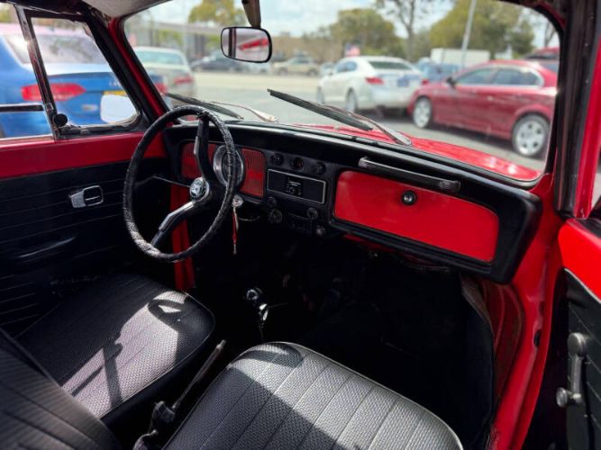Unknown-Beetle-1968-Red-Black-2