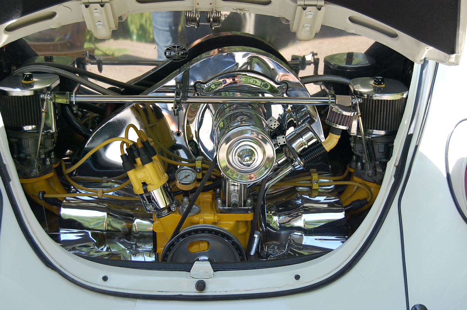 Unknown-Beetle-1968-White-Black-10