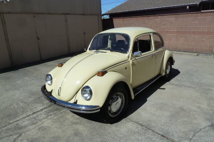 Unknown-Beetle-1970-YellowBlack-21