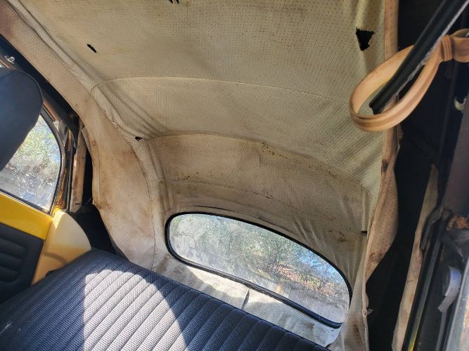 Unknown-Beetle-1971-Yellow-Black-10