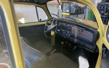 Unknown-Beetle-1972-Yellow-Black-2
