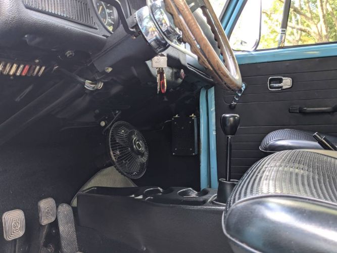Unknown-Beetle-1975-Sky-Blue-Black-8