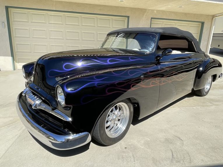 Unknown-Bel-air-1950-Black-w-Flames-Cream-2