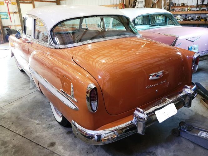 Unknown-Bel-air-1954-Orange-Beige