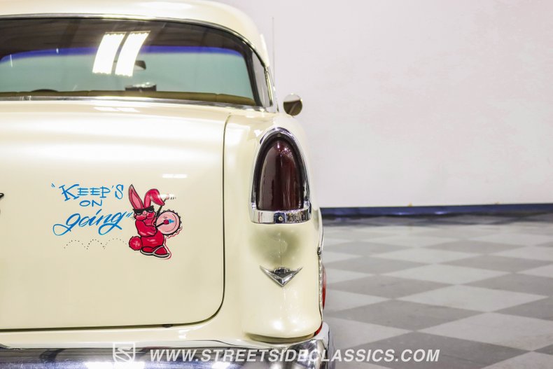 Unknown-Bel-air-1955-Candy-Apple-Red-Meta-Tan-31