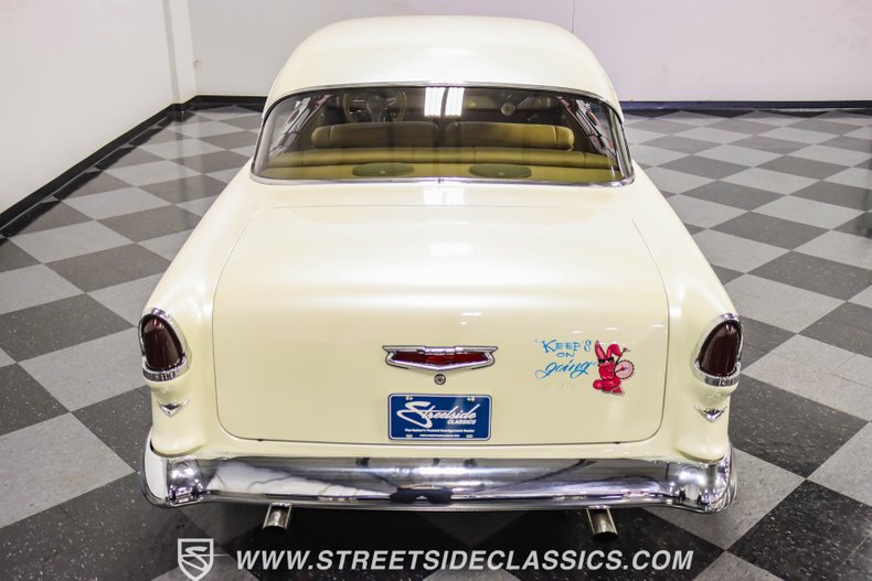 Unknown-Bel-air-1955-Candy-Apple-Red-Meta-Tan-39