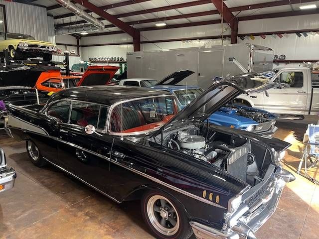 Unknown-Bel-air-1957-Black-BlackRed-2