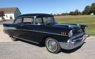 Unknown-Bel-air-1957-Black-Burgundy-1