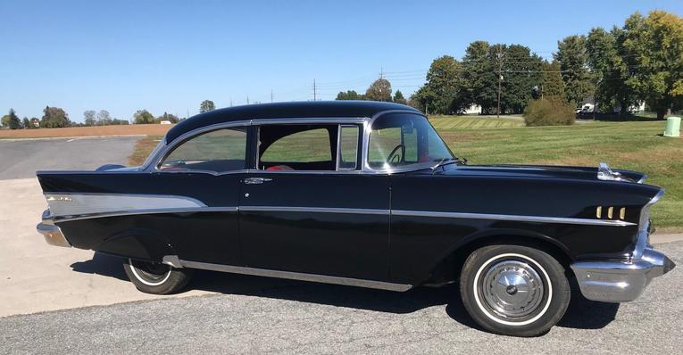 Unknown-Bel-air-1957-Black-Burgundy-2