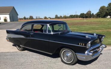 Unknown-Bel-air-1957-Black-Burgundy-9