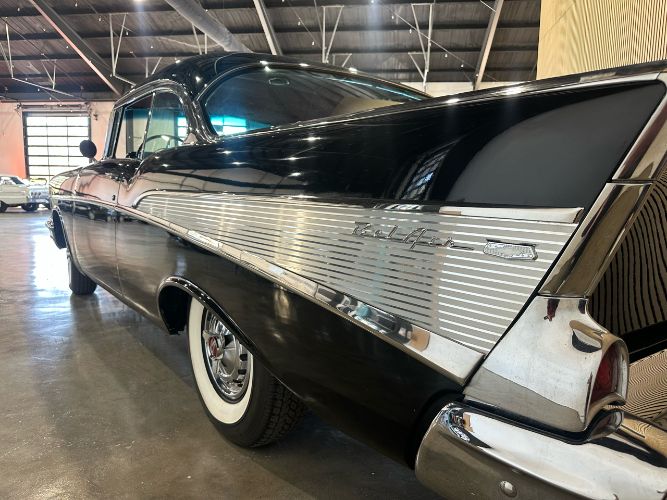 Unknown-Bel-air-1957-Black-Red-22