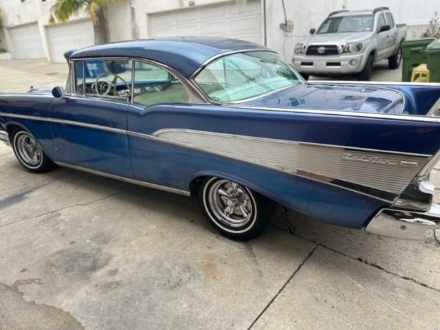 Unknown-Bel-air-1957-Blue-White-15