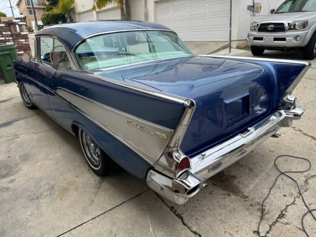 Unknown-Bel-air-1957-Blue-White-16